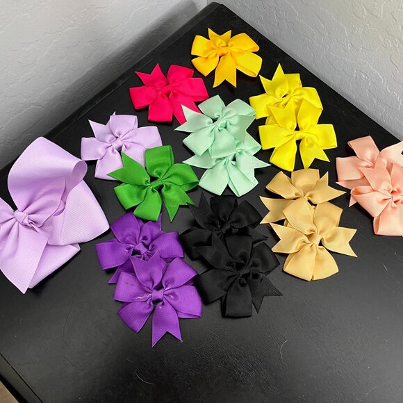 Lot of 17 Hair Bows - Picture 1 of 5